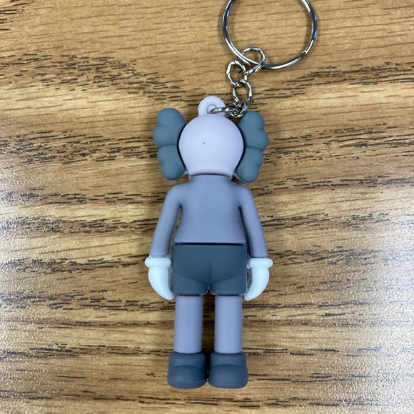 KAWS Keychain - Picture 3 of 3
